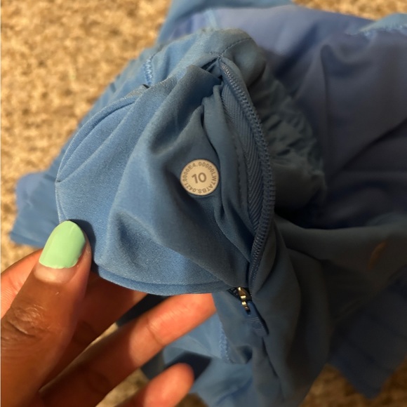 Lululemon track that shorts - Picture 5 of 11